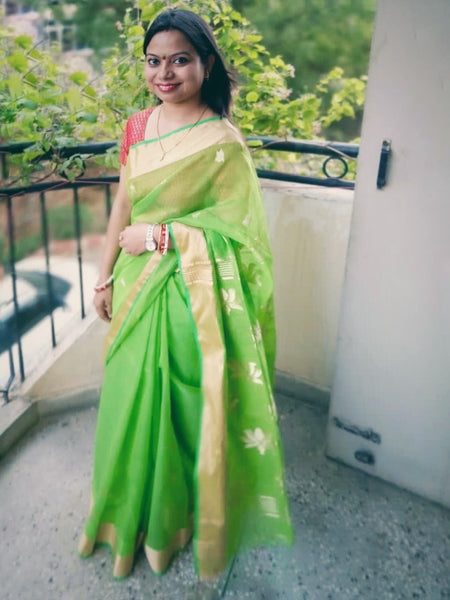 Dazzling diva in a Green Pure Handloom Cotton Silk Khadi Sari