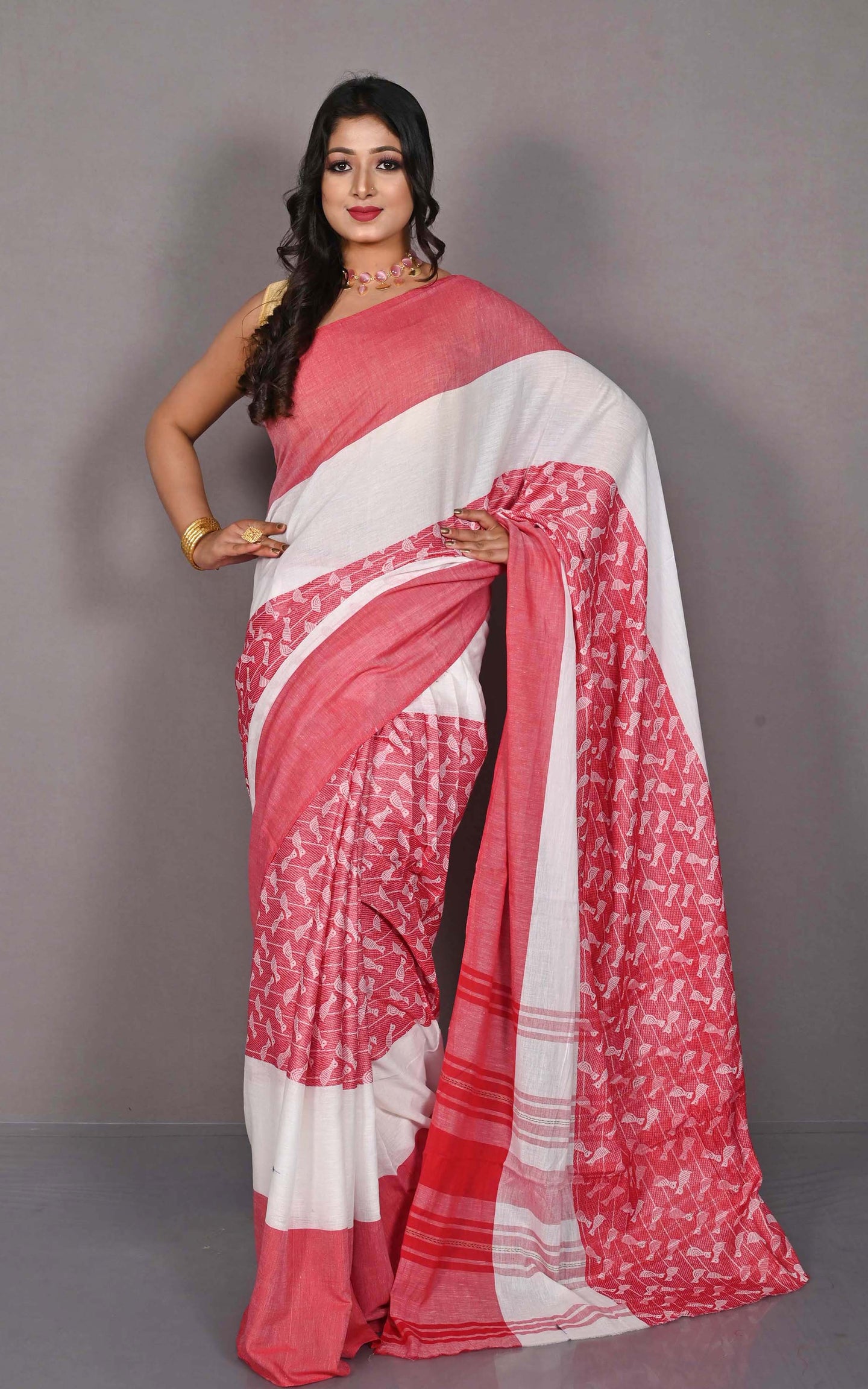 Bengal Handloom Bird Nakshi Motif Brocade Work Soft Begampuri Cotton Saree in Off White and Red