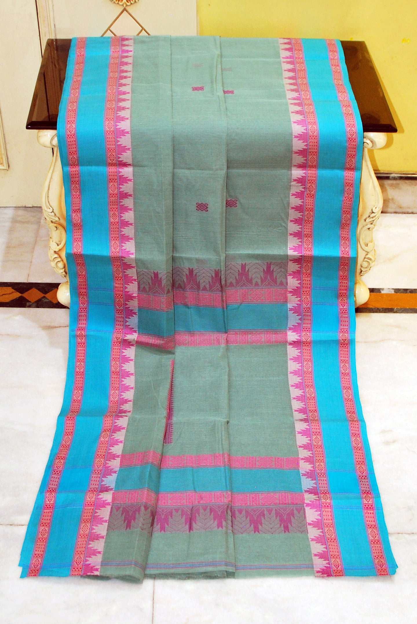 Woven Matta Nakshi Border Premium Quality Bengal Handloom Cotton Saree in Viridian Green and Multicolored