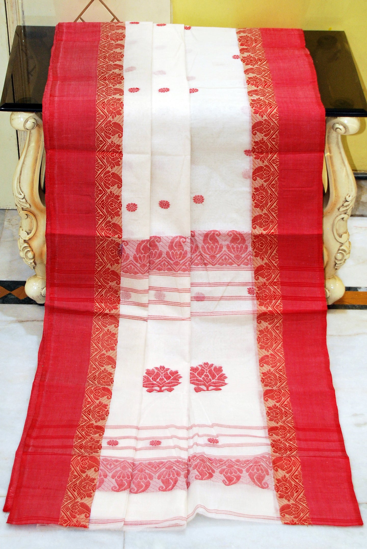 Woven Matta Nakshi Border Premium Quality Bengal Handloom Cotton Saree in White and Red