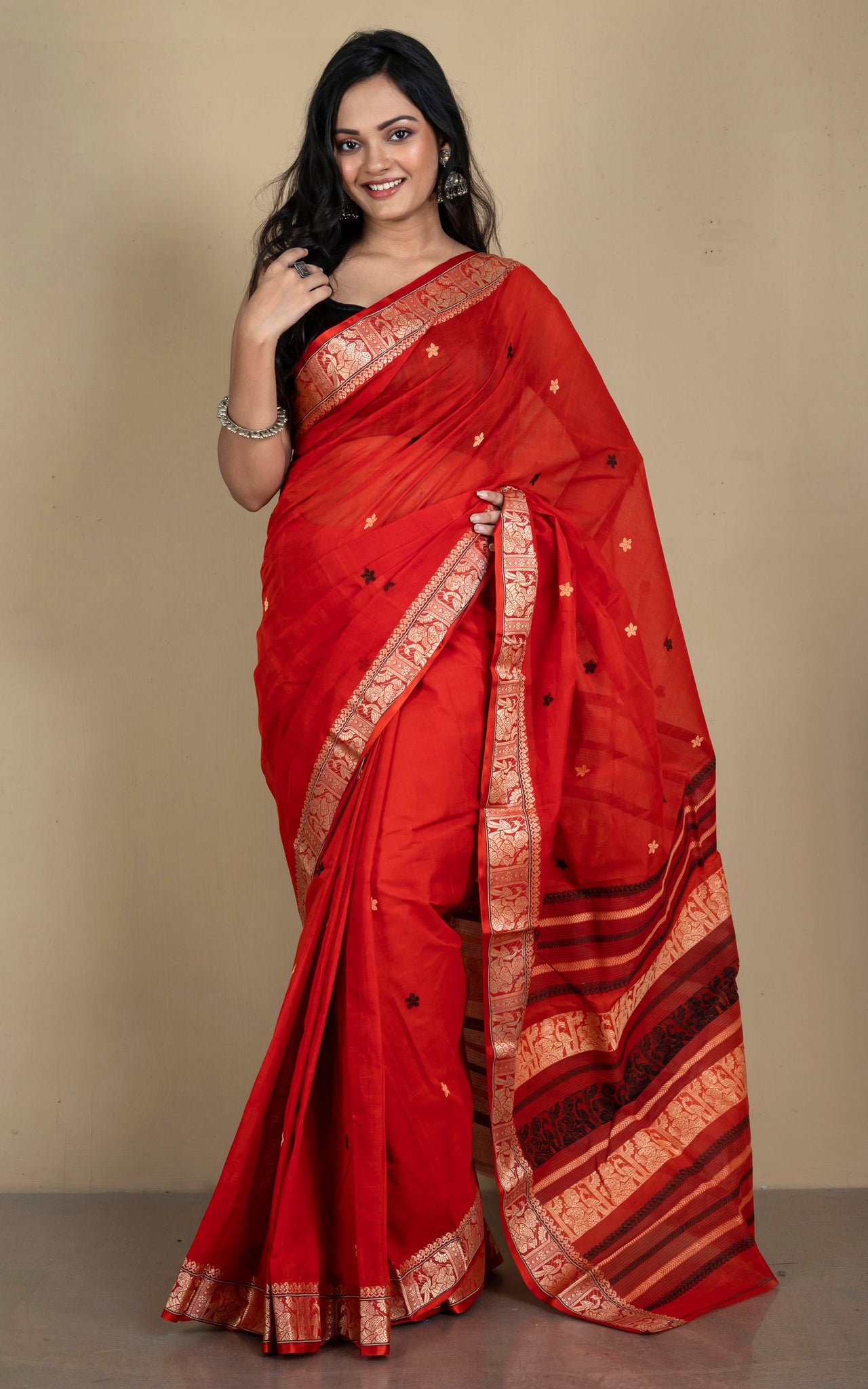 6.3 m (with blouse piece) Wedding Baluchari Silk Saree of orange shade at  Rs 9100 in Kolkata