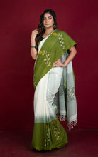 Premium Quality Double Warp Khaddar Kadiyal Skirt Border Jamdani Saree in Off White and Olive Green