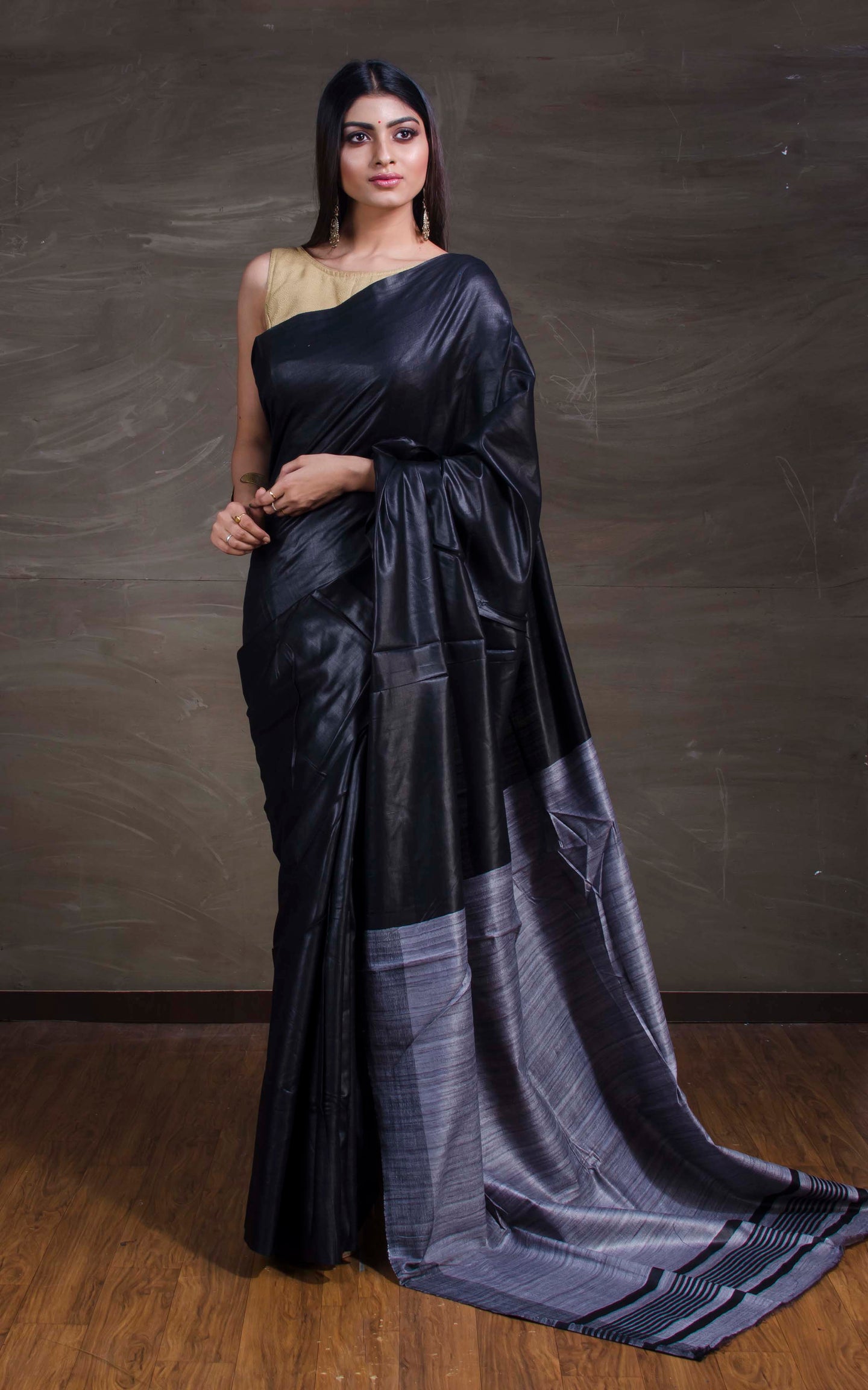 Handwoven Soft Staple Gicha Tussar Saree in Black and Grey