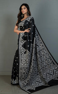 Hand Embroidery Kutch Work Blended Bangalore Silk Saree in Black and Off White Thread Work