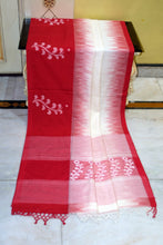 Premium Quality Double Warp Khaddar Kadiyal Skirt Border Jamdani Saree in Off White and Bright Red