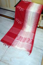 Premium Quality Double Warp Khaddar Kadiyal Skirt Border Jamdani Saree in Off White and Bright Red