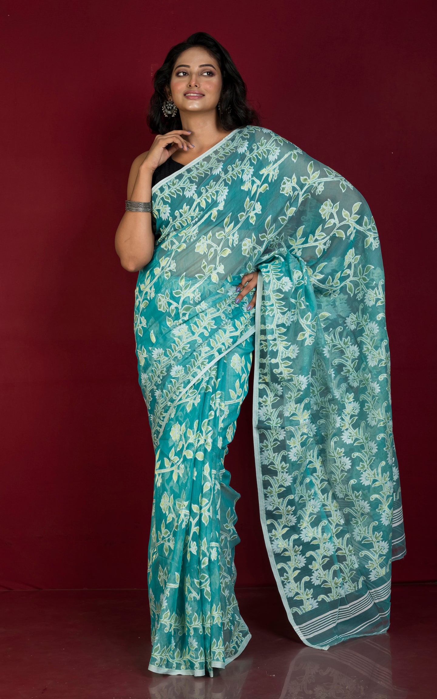 Traditional Soft Jamdani Saree in Seagreen, Off White and Gold