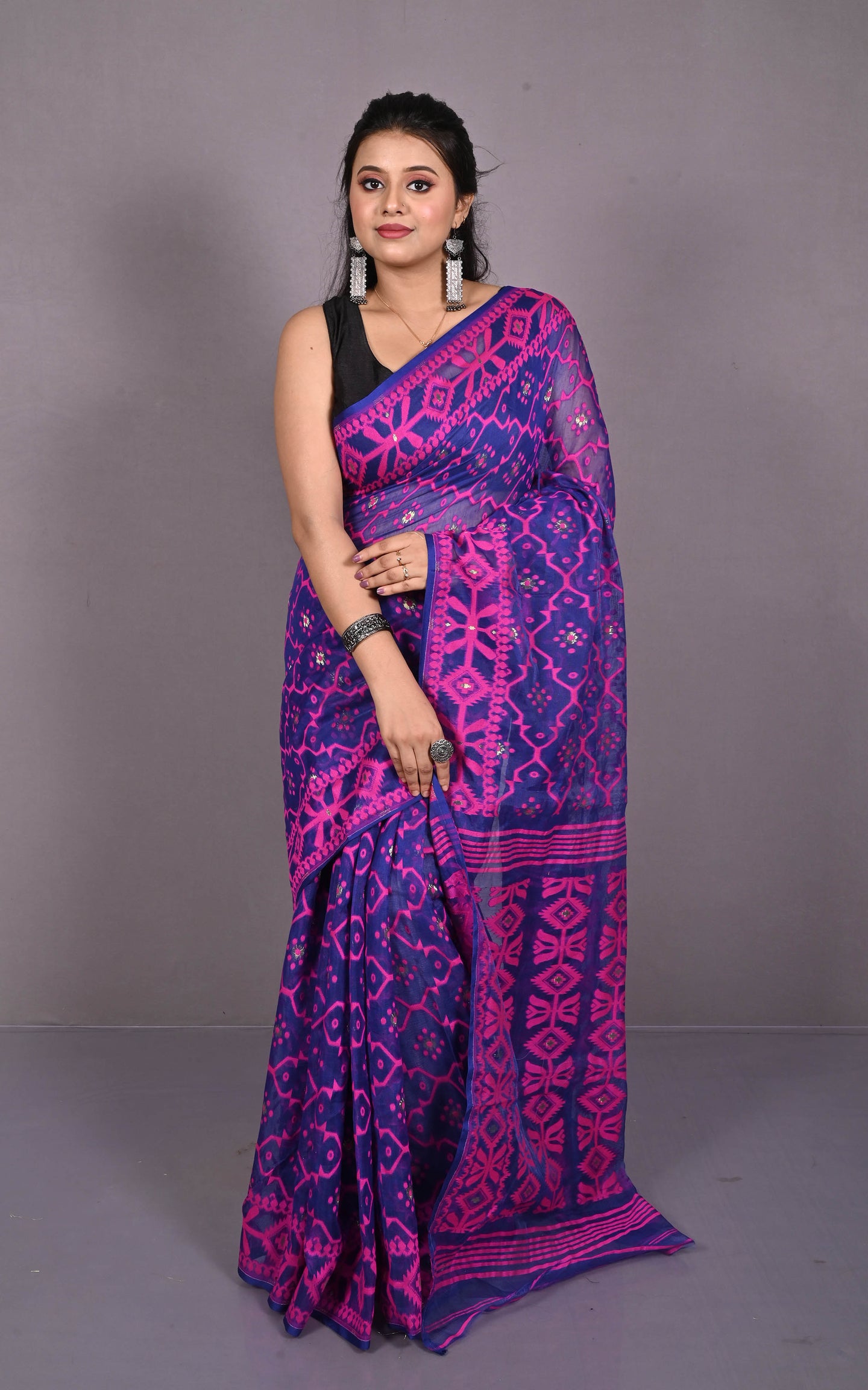 Traditional Cotton Muslin Soft Jamdani Saree in Lapis Blue and Hot Pink