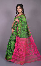 Traditional Cotton Muslin Soft Jamdani Saree in Jungle Green and Hot Pink