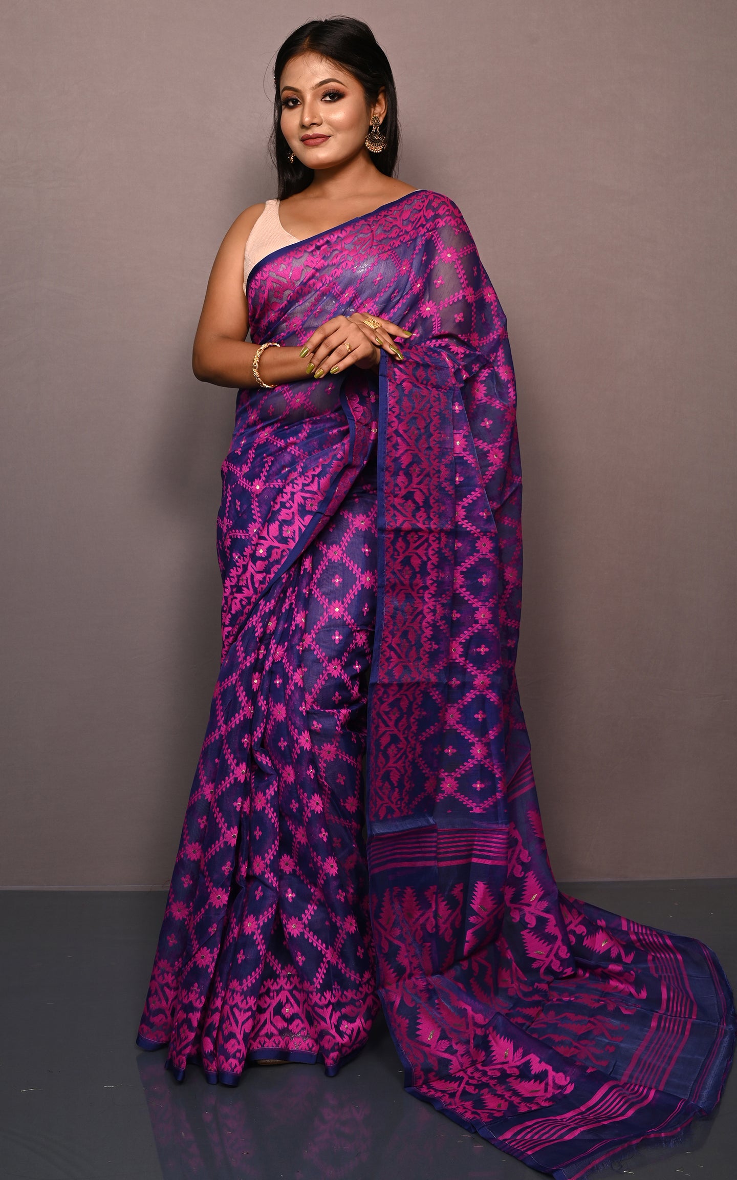 Traditional Cotton Muslin Soft Jamdani Saree in Dark Blue and Hot Pink