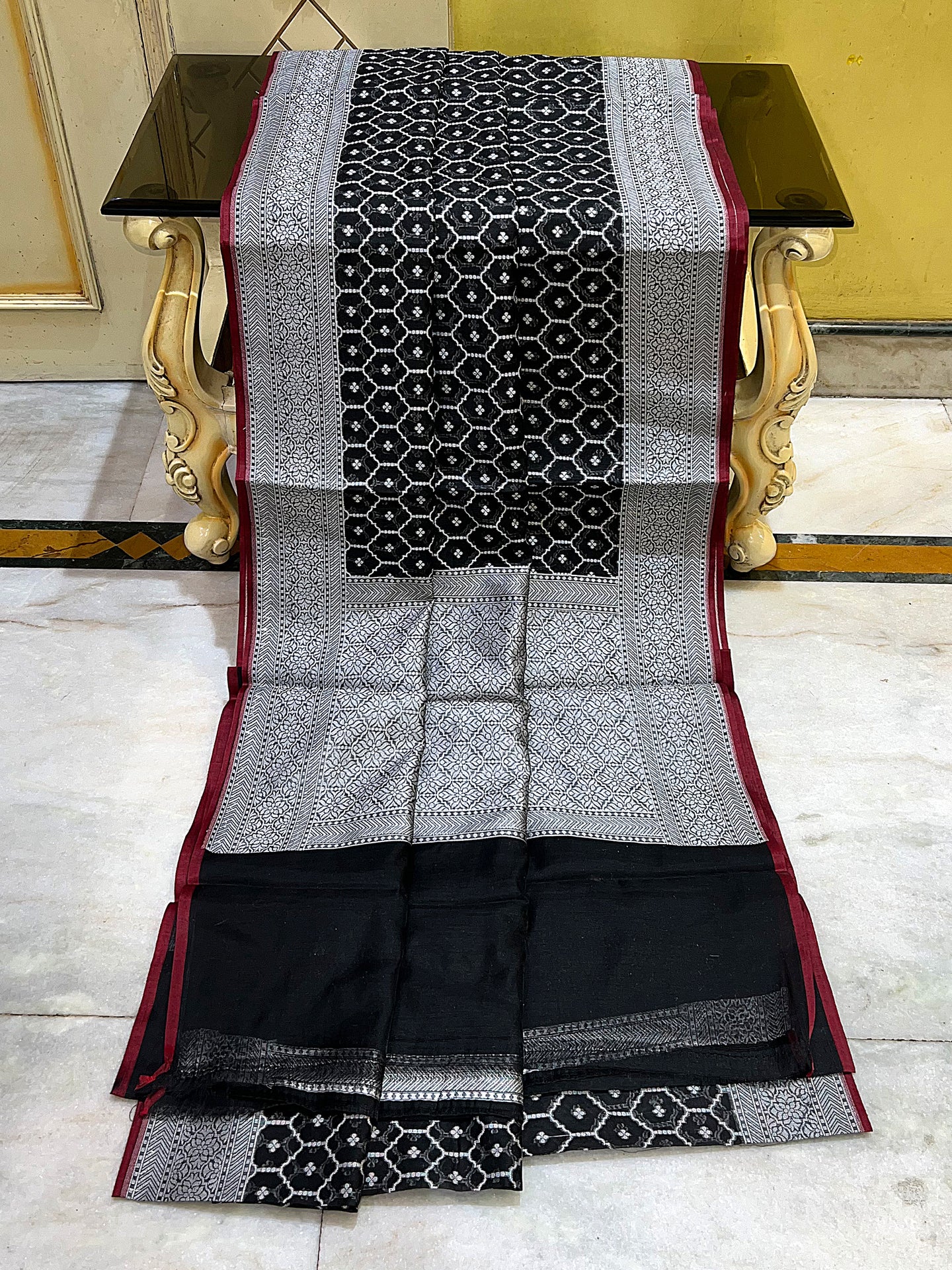 Cotton Resham Woven Nakshi Work Chanderi Saree in Black and Off White