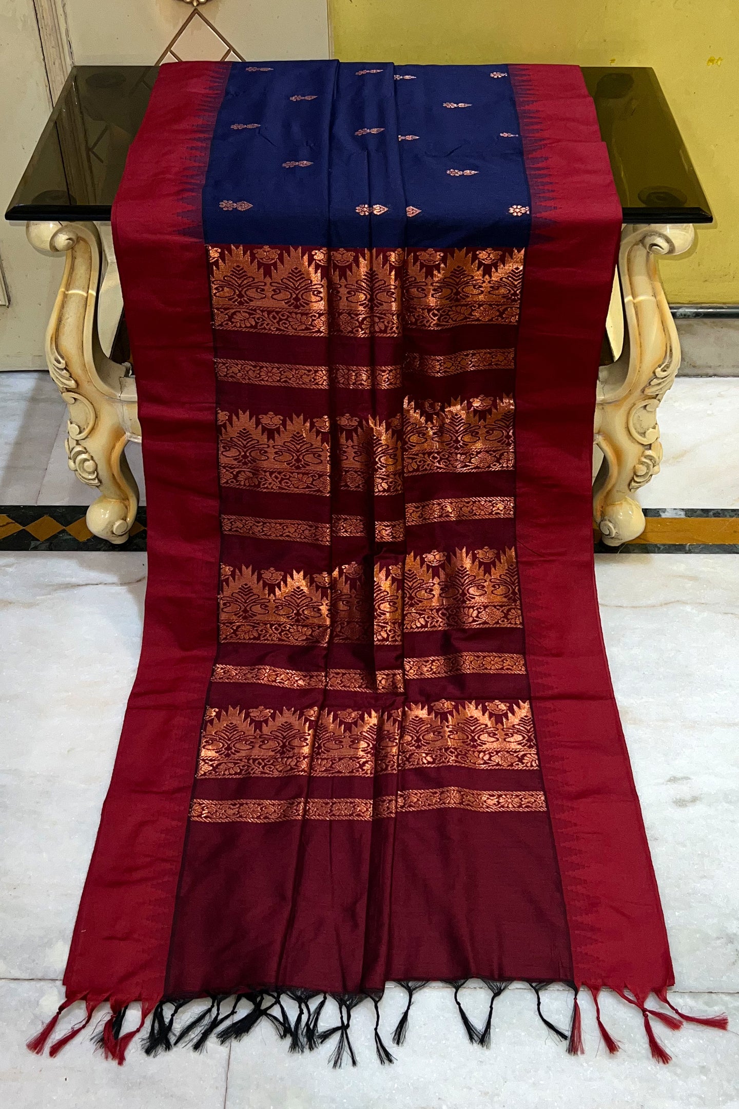 Soft South Cotton Borderless Pencil Temple Motifs Gadwal Saree in Dark Indigo and Maroon Oak