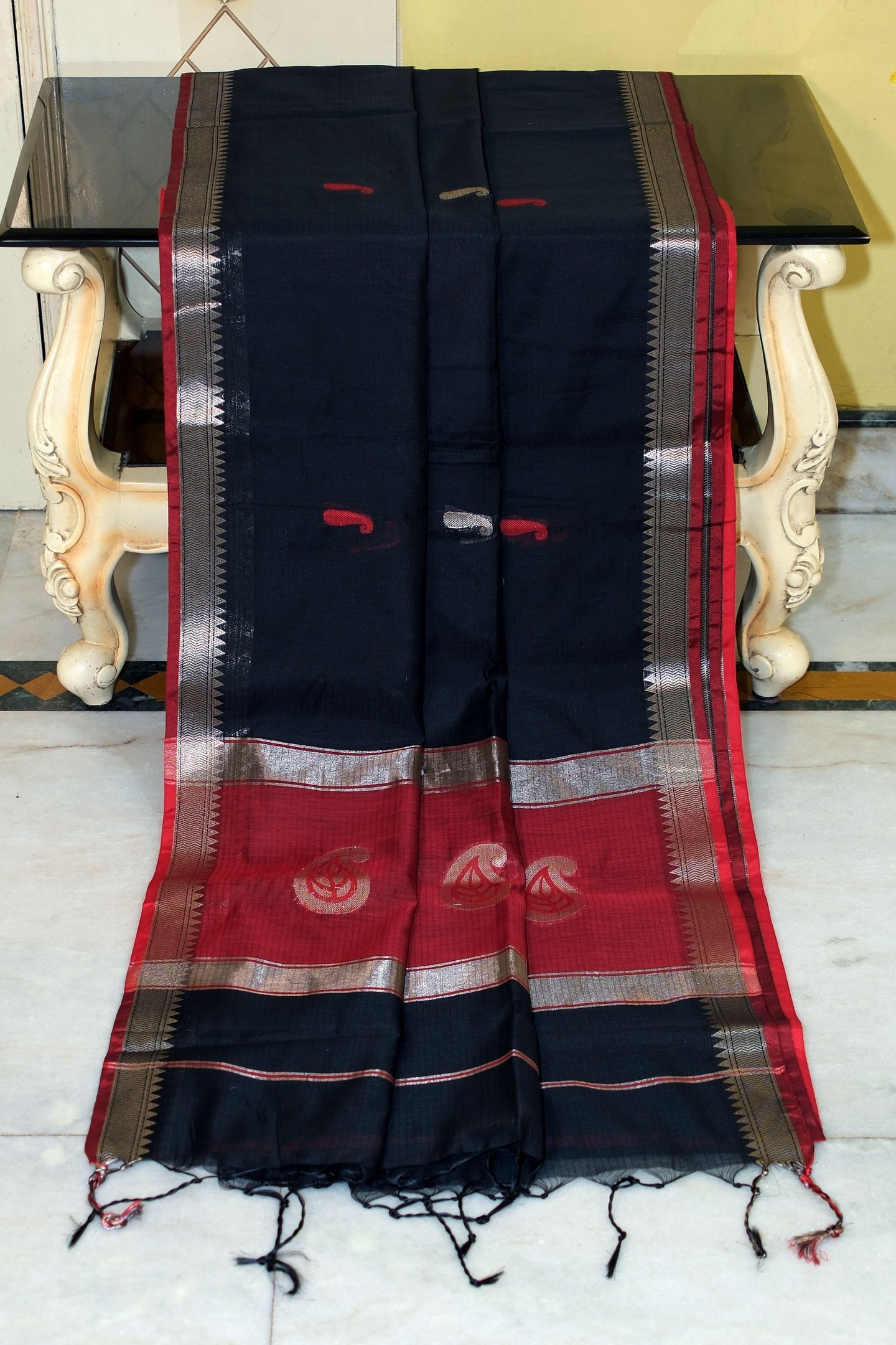 Maheshwari Cotton Silk Saree with Paisley Nakshi Motif Work Pallu in Black and Red