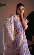 Soft Cotton Woven Floral Pallu Jamdani Saree Thread Nakshi Work in Lavender, Off White with Antique Gold