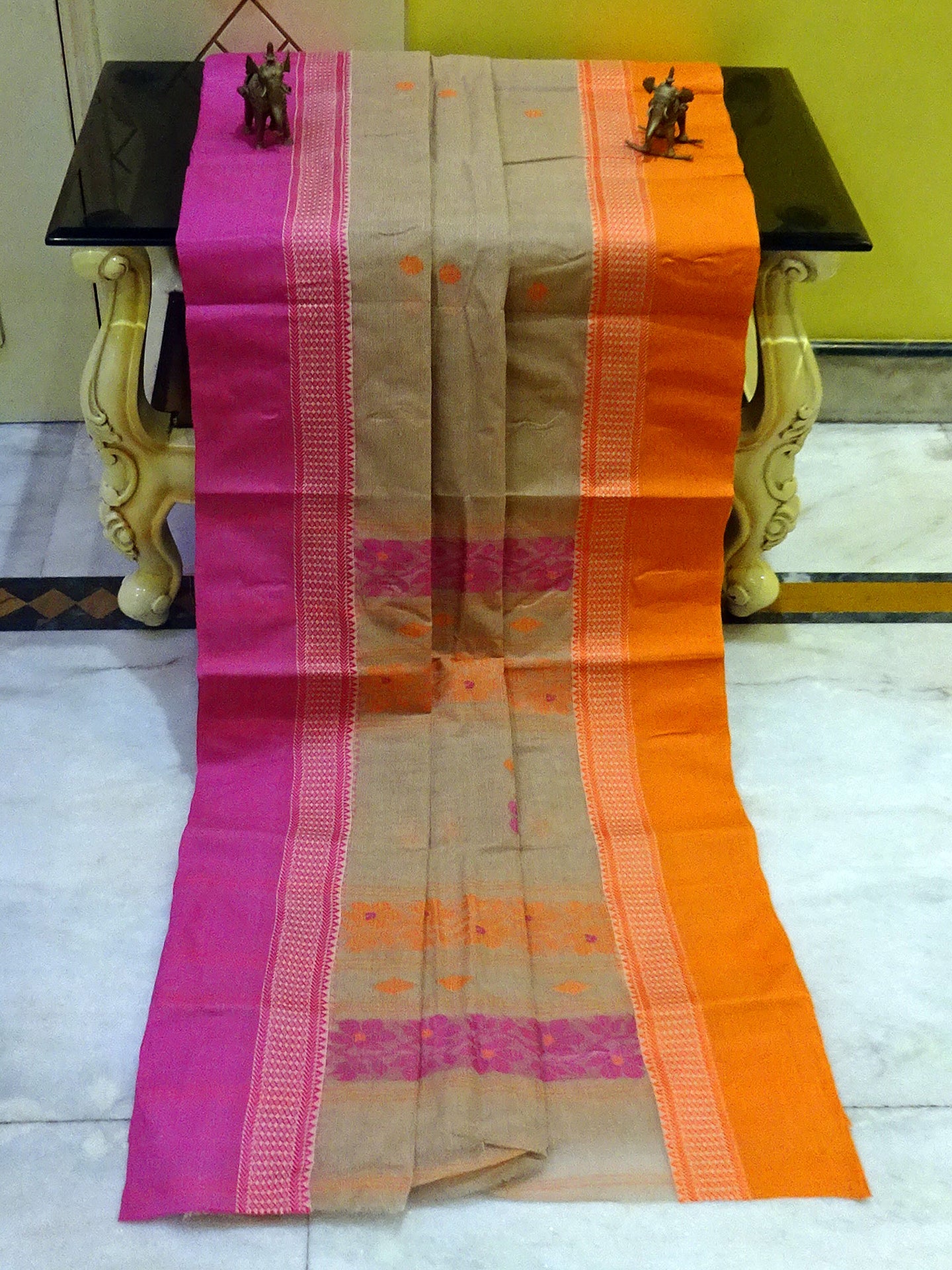 Woven Matta Nakshi Ganga Jamuna Border Premium Quality Bengal Handloom Cotton Saree in Tan Brown, Lilac Pink and Diffuse Orange