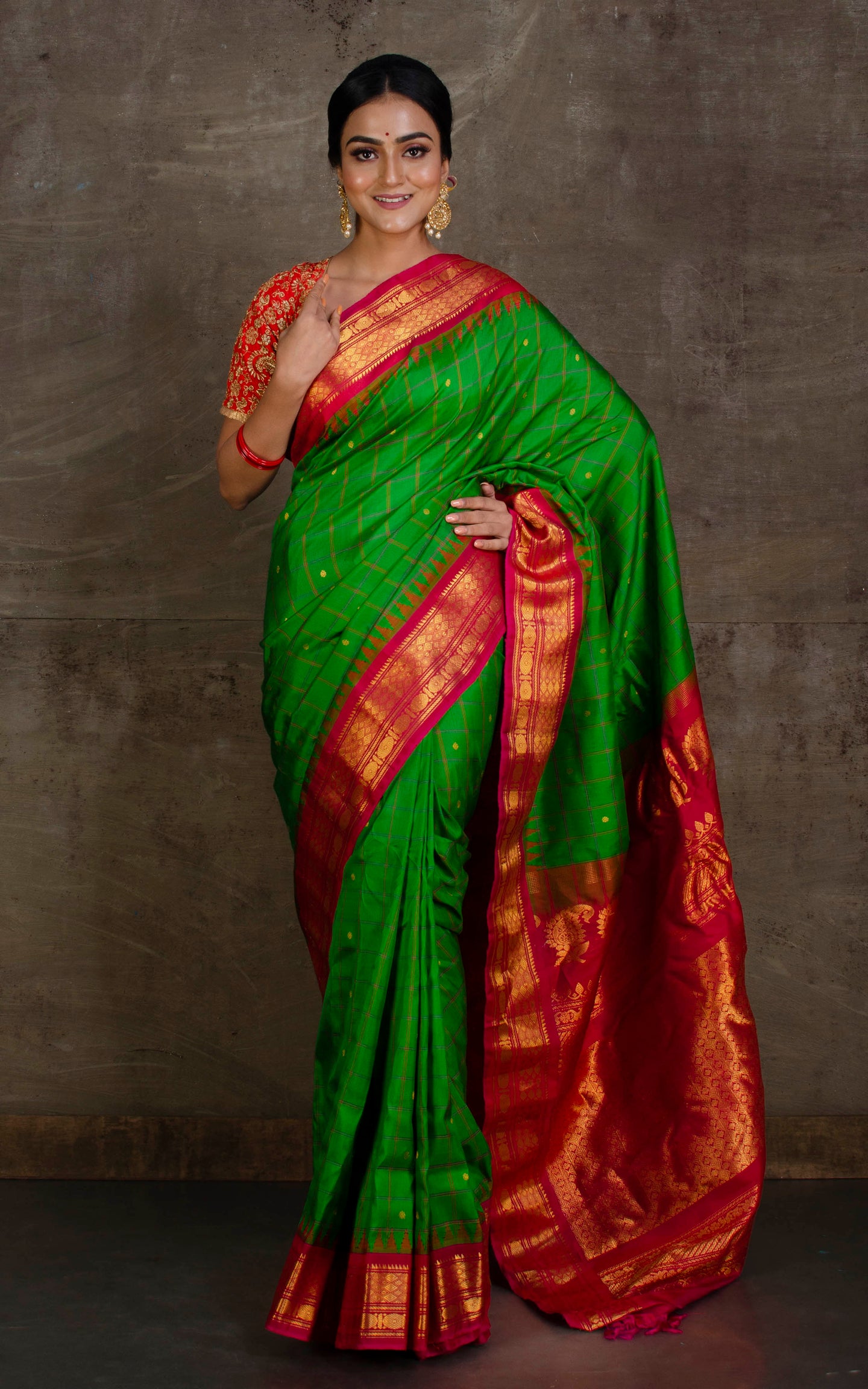 Exclusive Checks Gadwal Silk Saree in Green, Red and Golden Zari Work