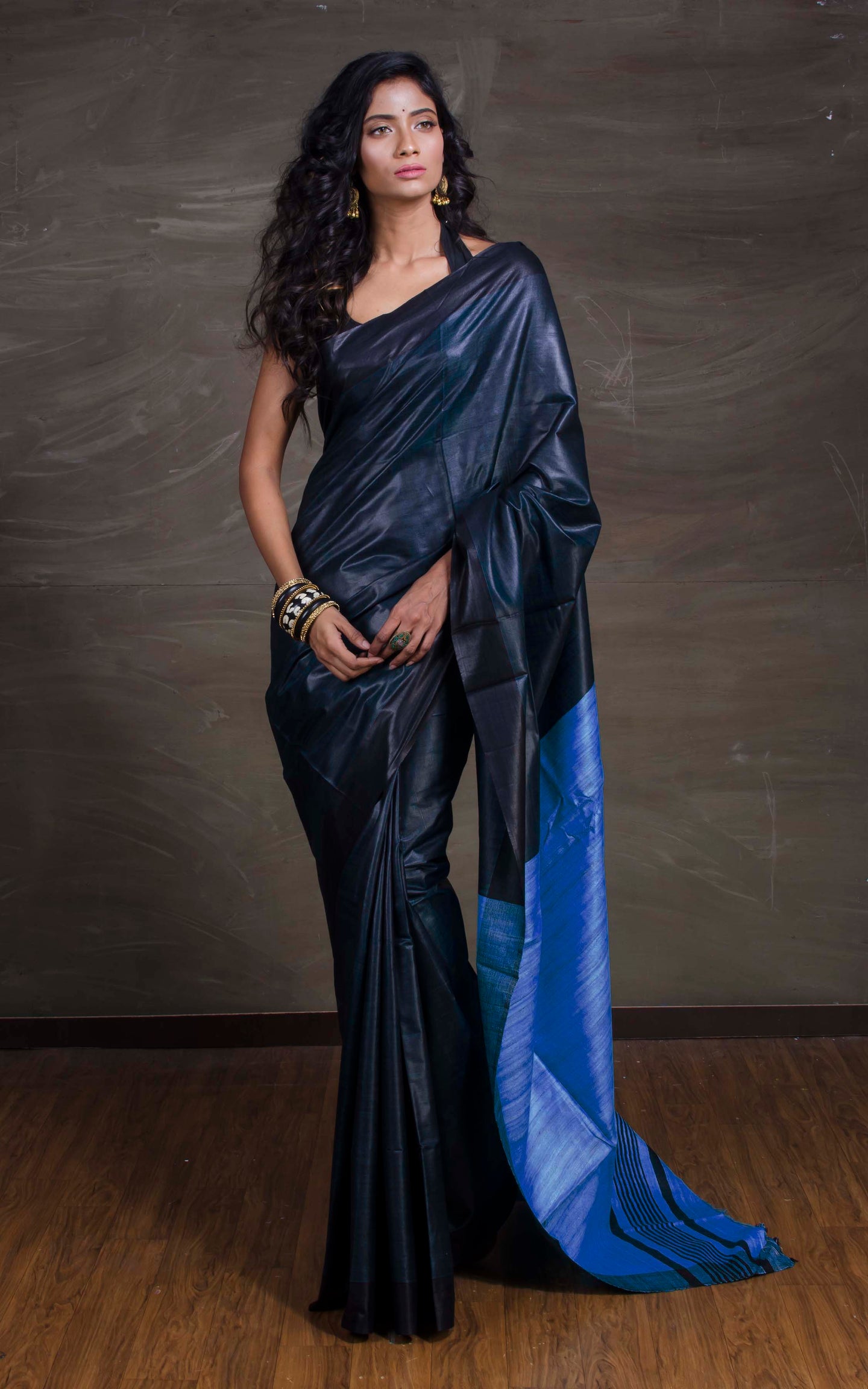 Handloom Staple Gicha Tussar Saree in Black and Denim Blue