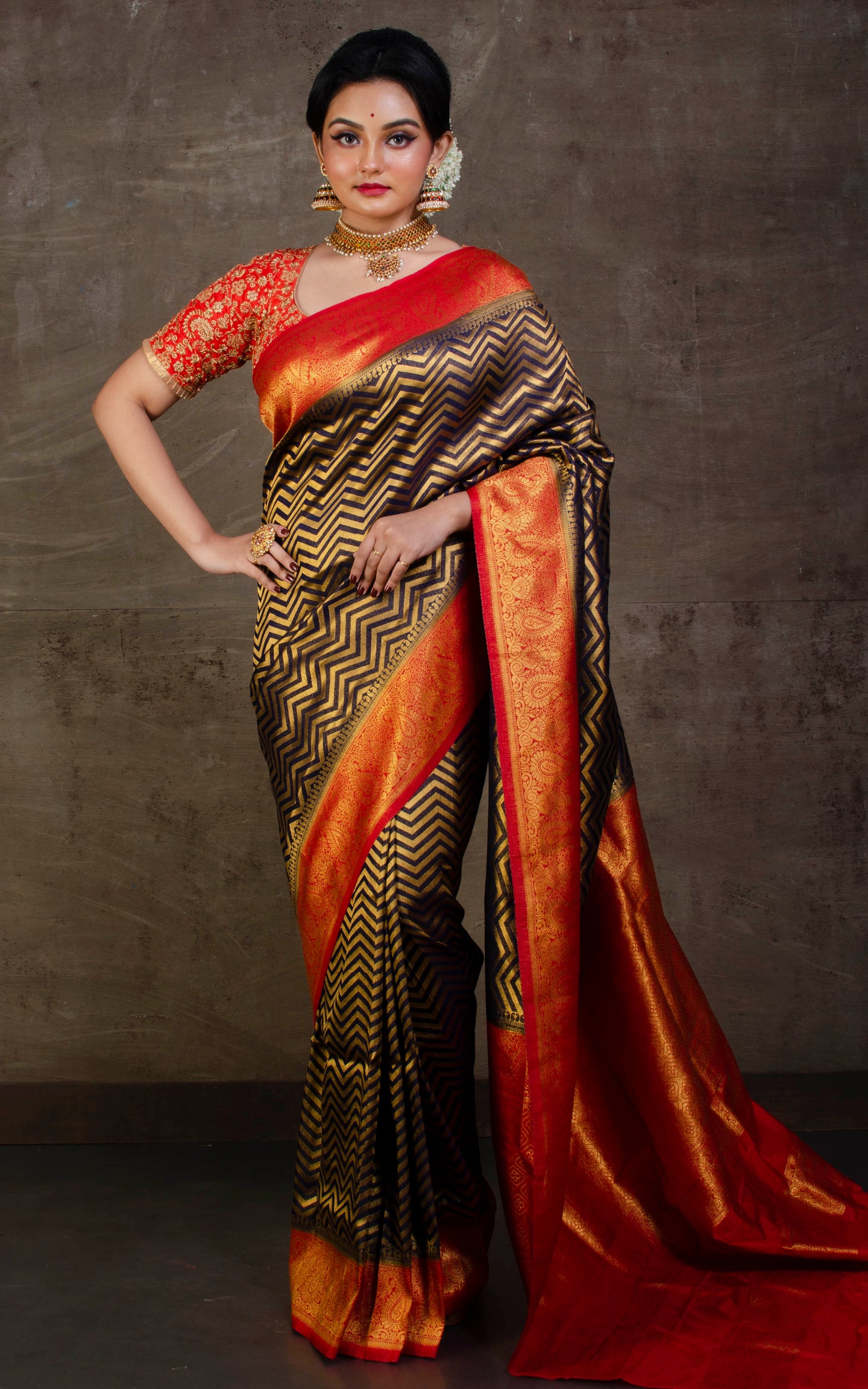 Share 174+ blue and red combination saree